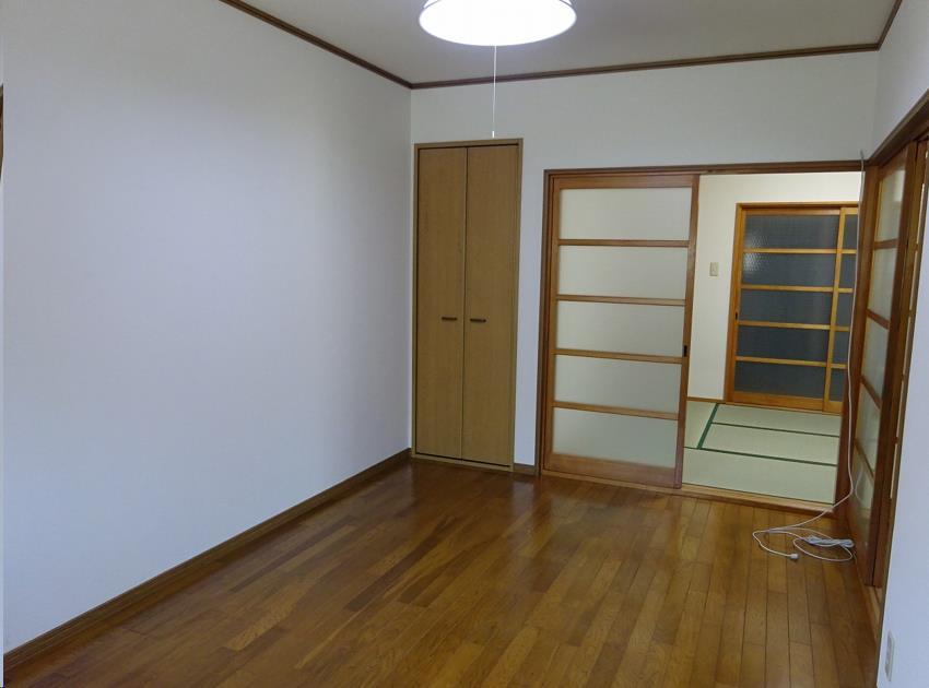 村田平屋貸家の居間写真
