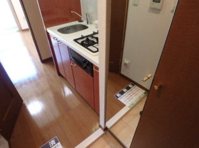 玄関　※別部屋参考写真