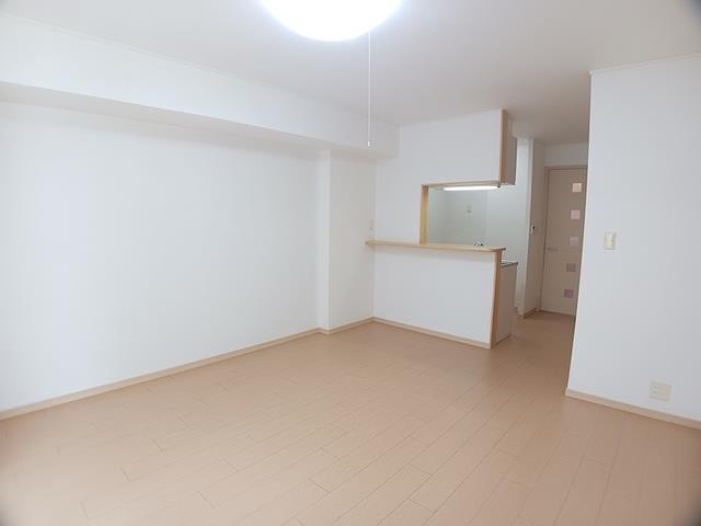 ＪＲ姫新線 播磨高岡駅 徒歩13分 2階建 築18年の居間写真