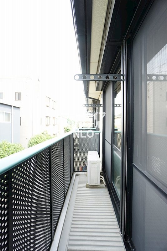 バルコニー　朝日が差し込む東向きのバルコニー☆