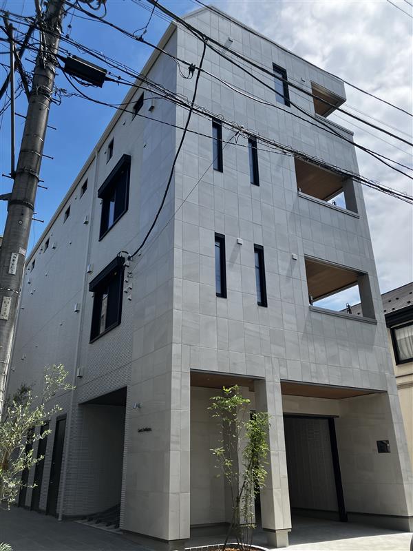 2LDK Mansion in Toshima, Tokyo - Image 1