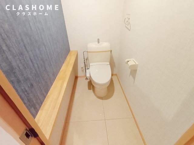 トイレ　同物件の別部屋になります。