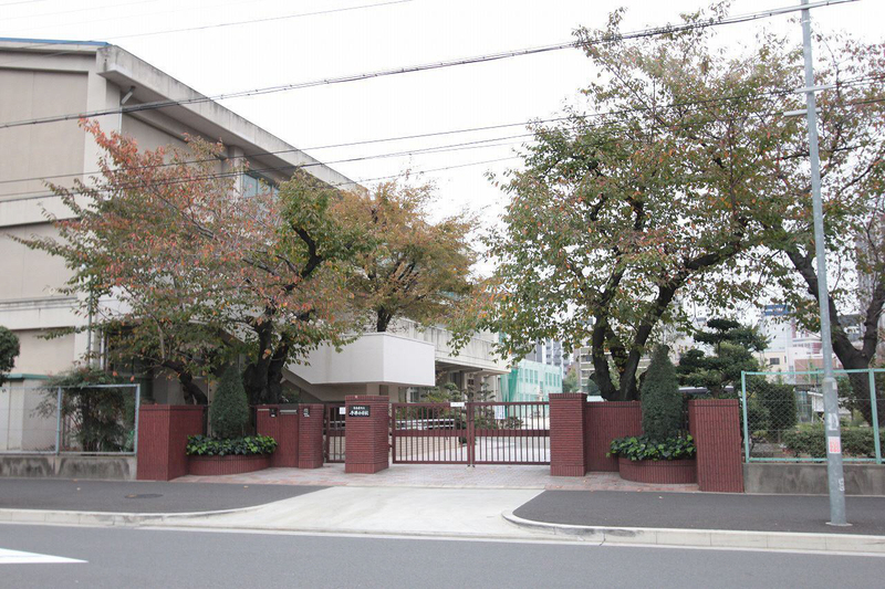 小学校　千早小学校（小学校）まで389m