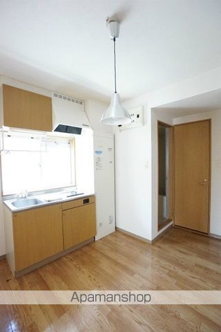 メゾンルーチェの居間写真