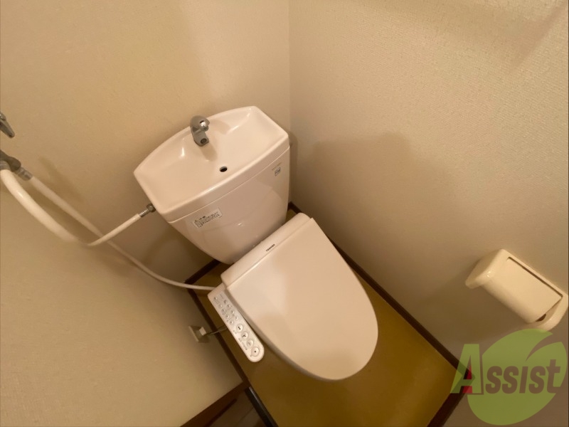 トイレ　ウォシュレット機能がついたトイレ。安心して使用できますね。