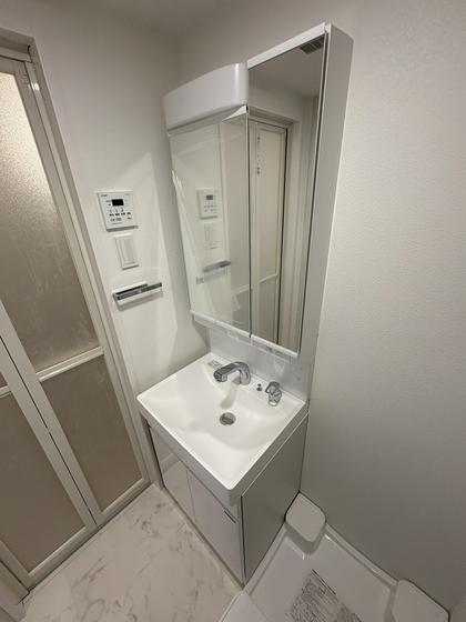 洗面設備　※別号室の写真です