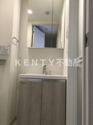 洗面設備　コンパクトで使いやすい洗面所