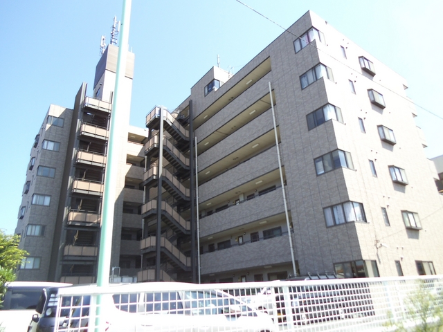 建物外観　ファミリー向けの大型マンションです！