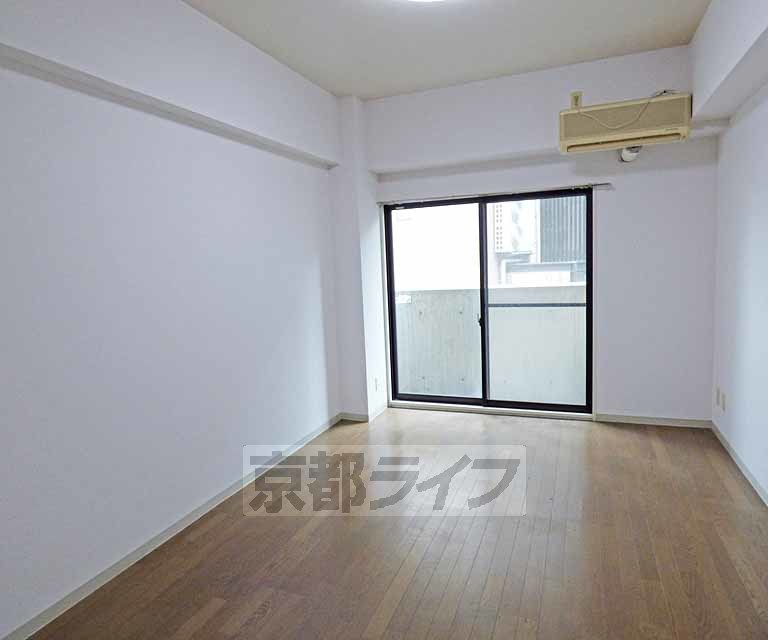 居室・リビング　広いお部屋です。