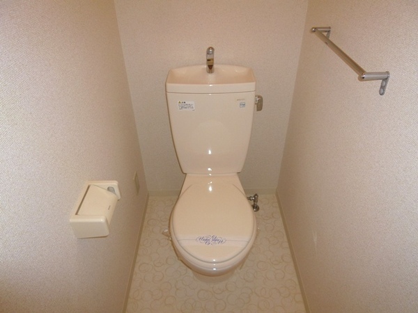 トイレ　シンプルで使いやすいトイレです♪