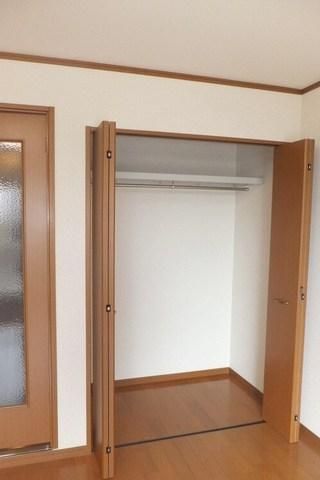 その他設備　クローゼットタイプで収納力もあります。