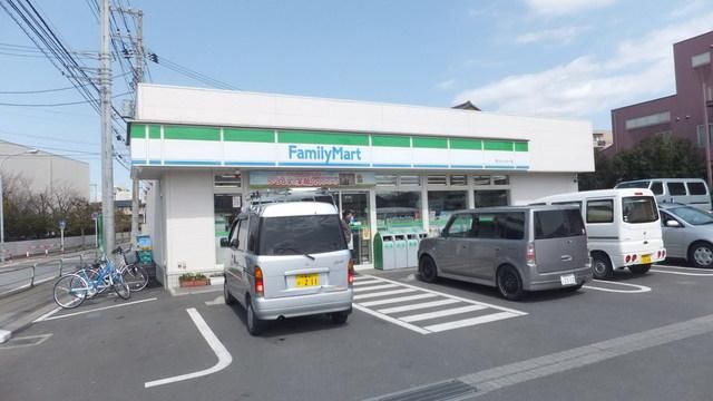 コンビニ　ファミリーマート（コンビニ）まで350m