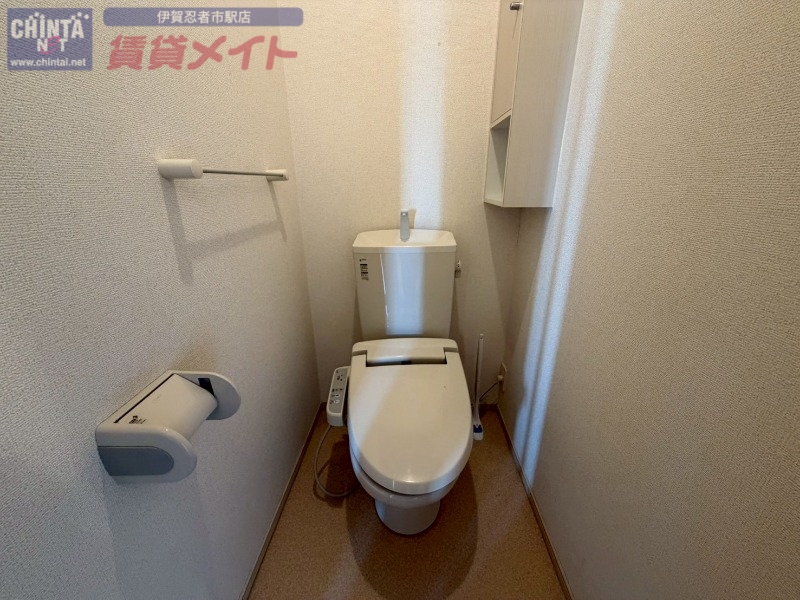 トイレ　別部屋参考写真となります。