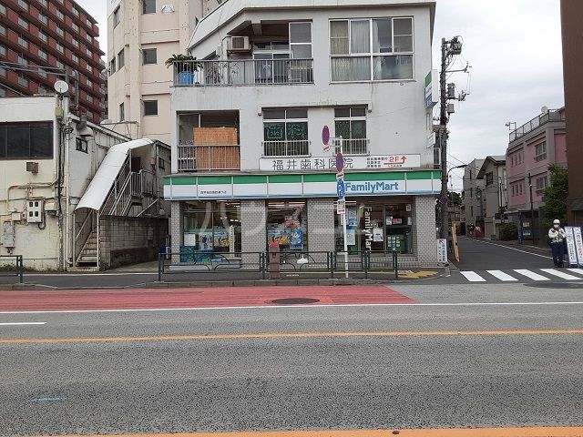 コンビニ　ファミリーマート 西早稲田諏訪通り店（コンビニ）まで634m