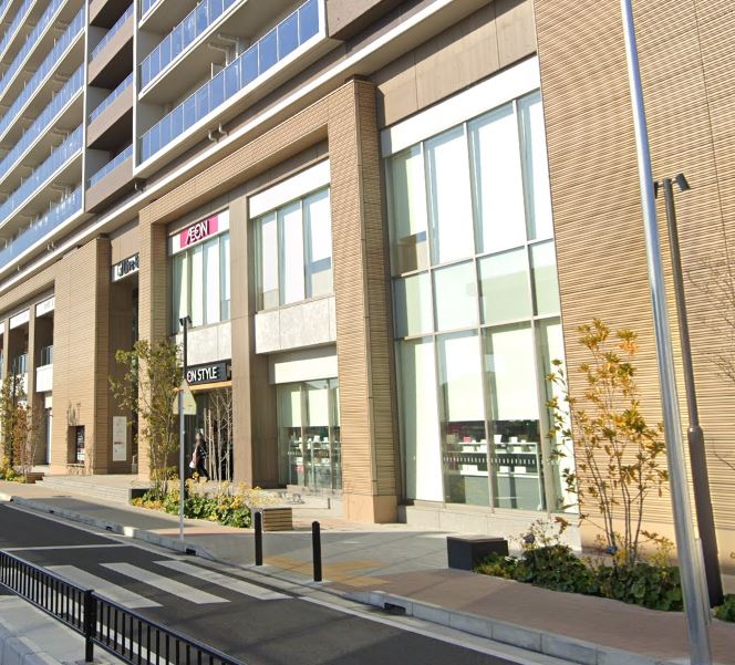 ショッピングセンター　イオンスタイル（ショッピングセンター）まで369m