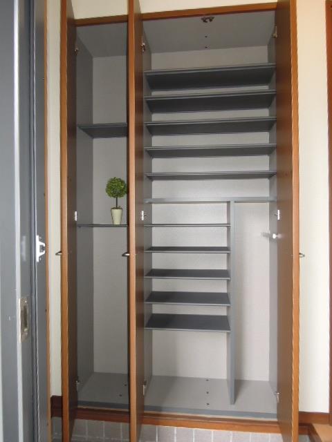 収納　イメージ写真（１階のお部屋の写真です）