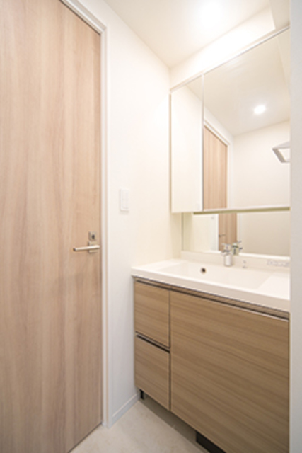 洗面設備　※写真は同タイプ住戸です。