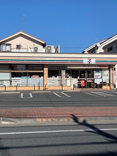 コンビニ　セブンイレブン福生加美平３丁目（コンビニ）まで550m