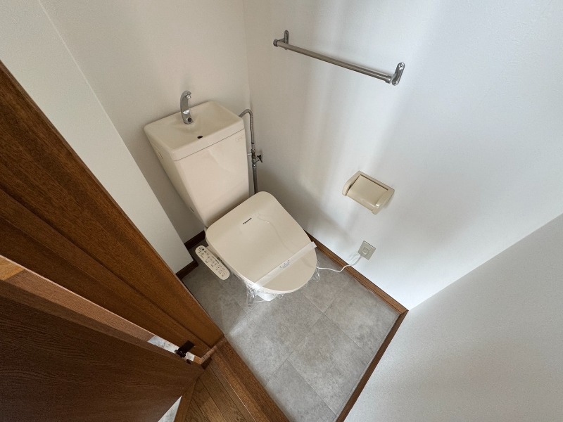 トイレ　こちらはトイレです。清潔感があり、安心して使用できます。