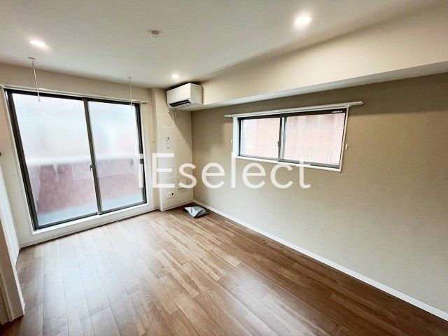 居室・リビング　2面採光で明るいお部屋です