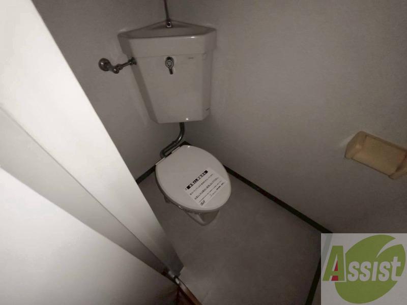 トイレ　こちらはトイレです。清潔感があり、安心して使用できます。