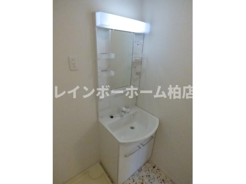 洗面設備　使いやすい洗面所です