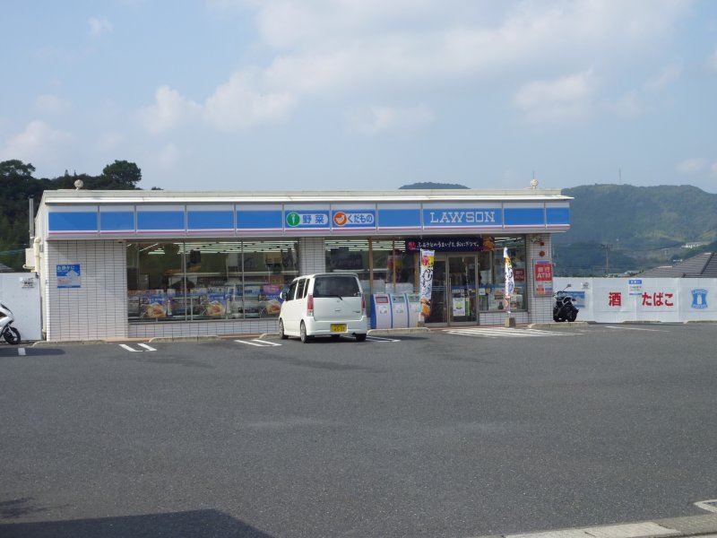 コンビニ　ローソン（コンビニ）まで500m