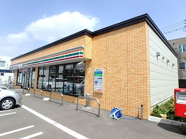 コンビニ　セブンイレブン札幌北21条東8丁目店（コンビニ）まで56m