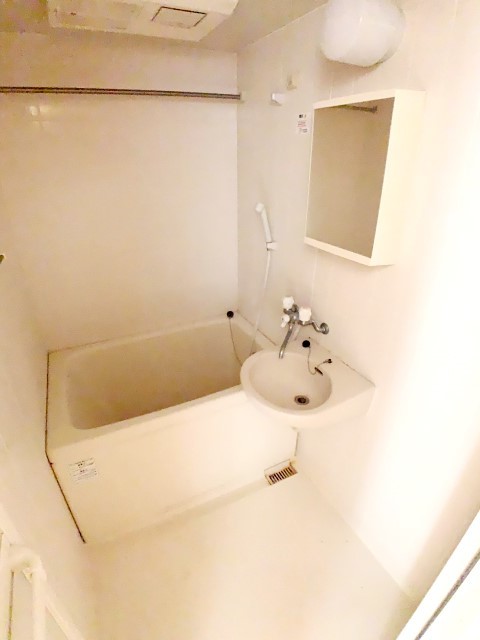 バス・シャワールーム　別部屋同仕様タイプ