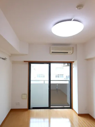 居室・リビング　※別部屋の参考写真です。