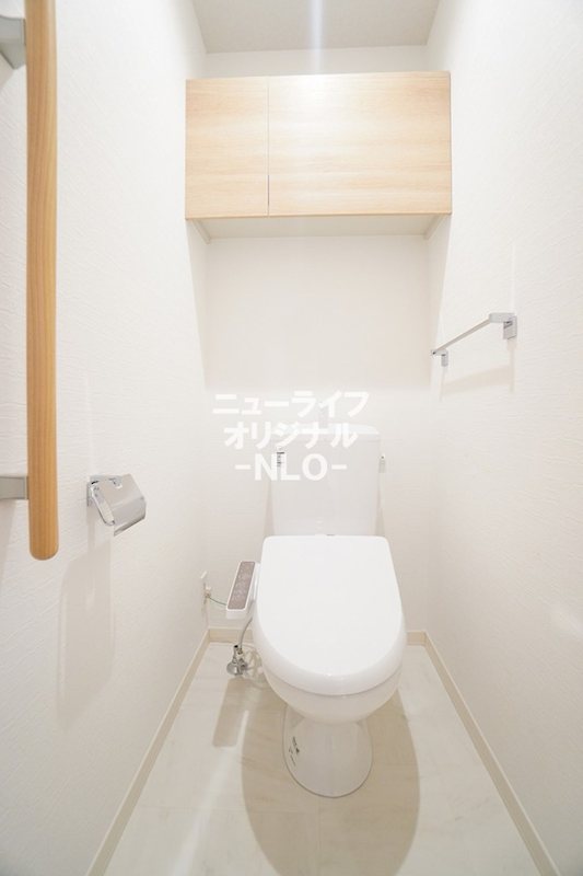 トイレ　あると嬉しい温水洗浄便座付き☆