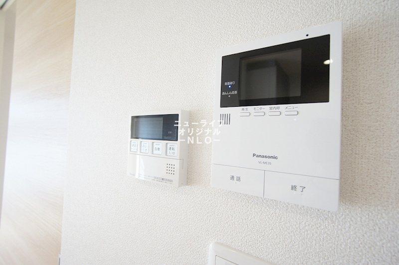 セキュリティ　来訪者を確認出来るモニター付きのインターホンで安心☆
