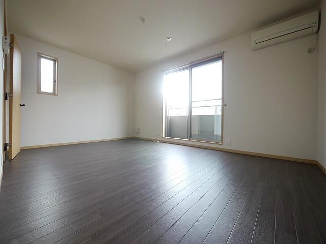 居室・リビング　★8.7帖の広いお部屋です★