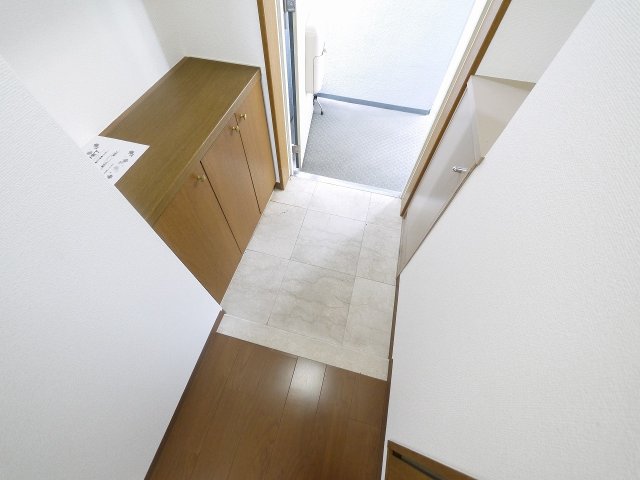 玄関　収納もある玄関です