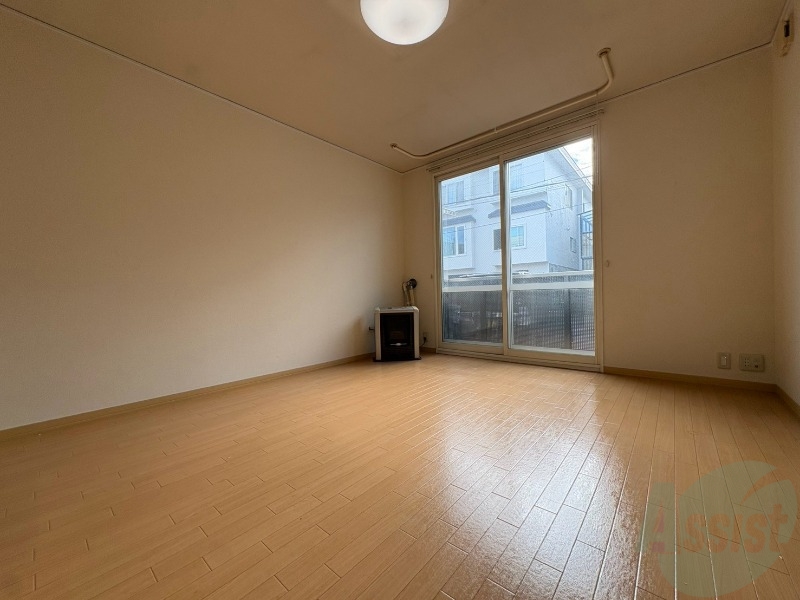 居室・リビング　広くてキレイなお部屋が広がっていて、充実した生活が送れそう。