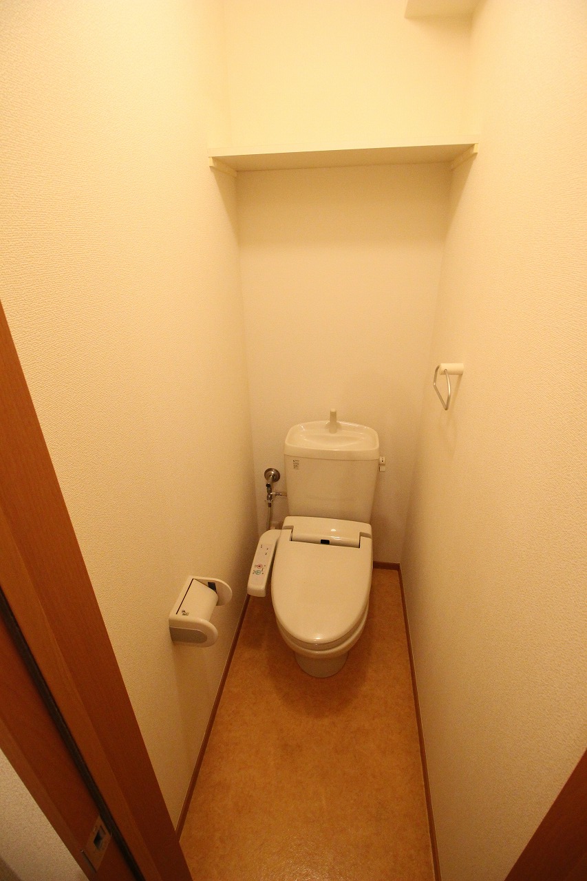 トイレ　別の部屋の写真です（反転タイプ）