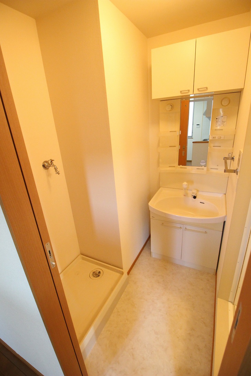 洗面設備　別の部屋の写真です（反転タイプ）