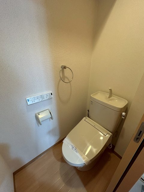トイレ　※写真は６０７号室です