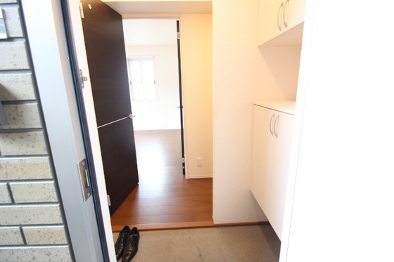 玄関　※別部屋の写真です