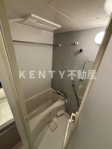バス・シャワールーム　落ち着いた空間のお風呂です