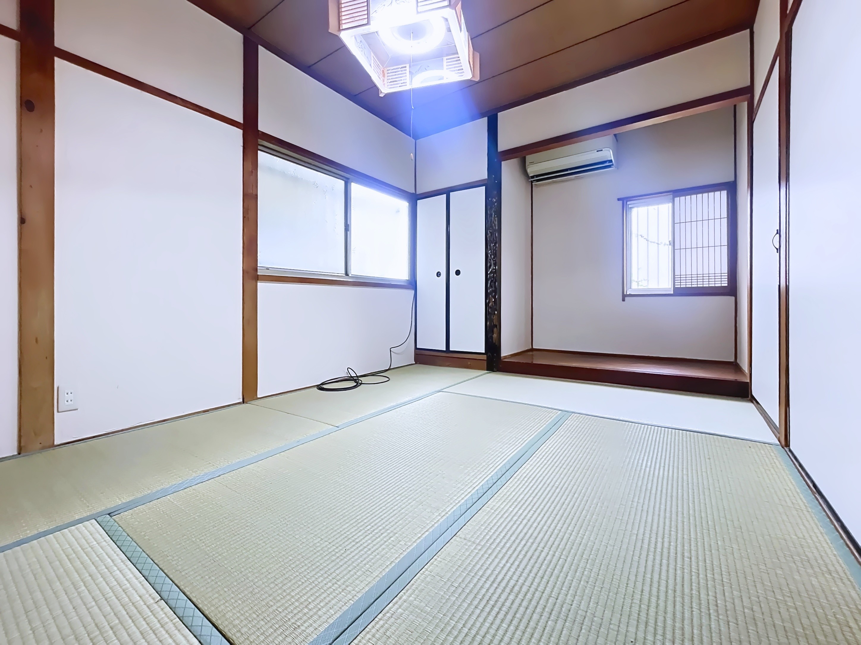 八幡市橋本栗ケ谷戸建ての居間写真