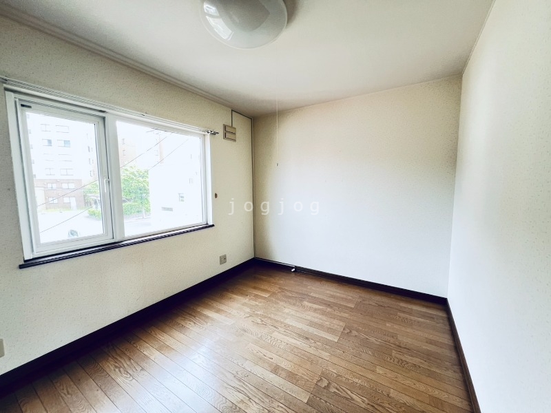 その他部屋・スペース　日当たりの良い明るいお部屋です。