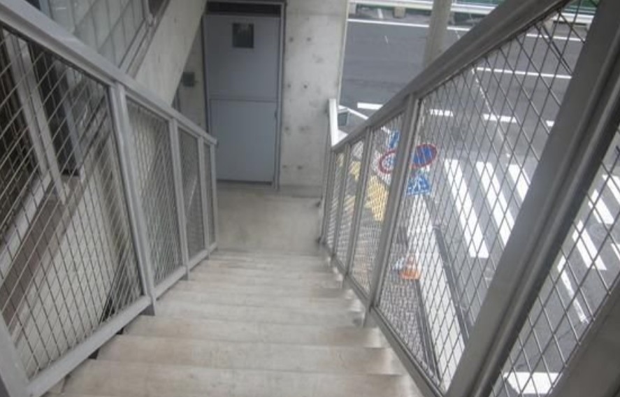ＪＲ総武線 千葉駅 徒歩12分 5階建 築24年の外観写真