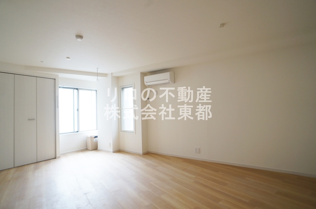 居室・リビング　南東に面した洋室は採光・通風に優れた心地よい空間です！