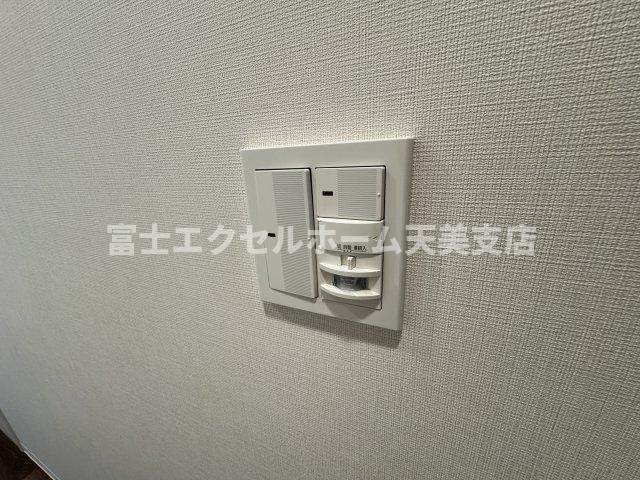 セキュリティ　人感センサーライト