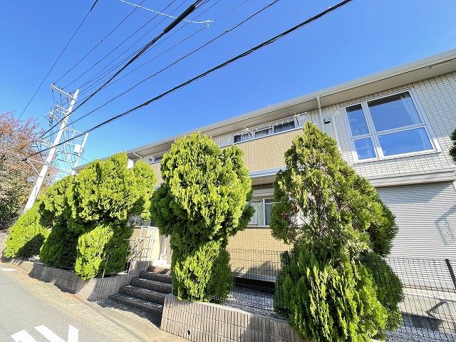 建物外観　グリーンライン「東山田」駅まで徒歩5分！通勤通学・お買物にも
