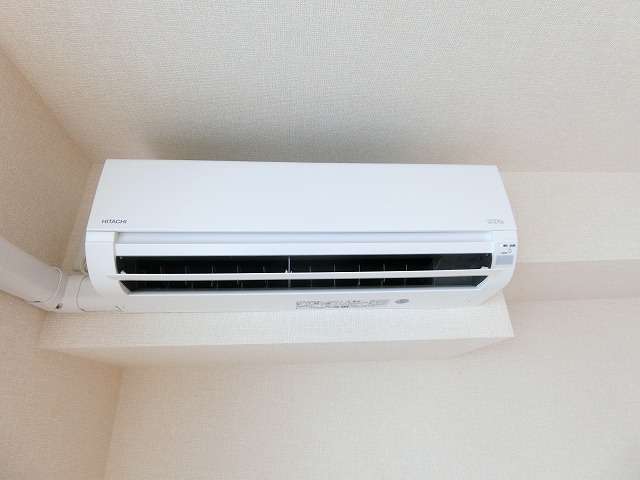 その他設備　リビングダイニングキッチンには暑い夏や寒い冬に大活躍のエアコ
