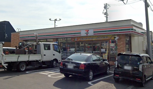 コンビニ　セブンイレブン札幌平岡8条店（コンビニ）まで95m