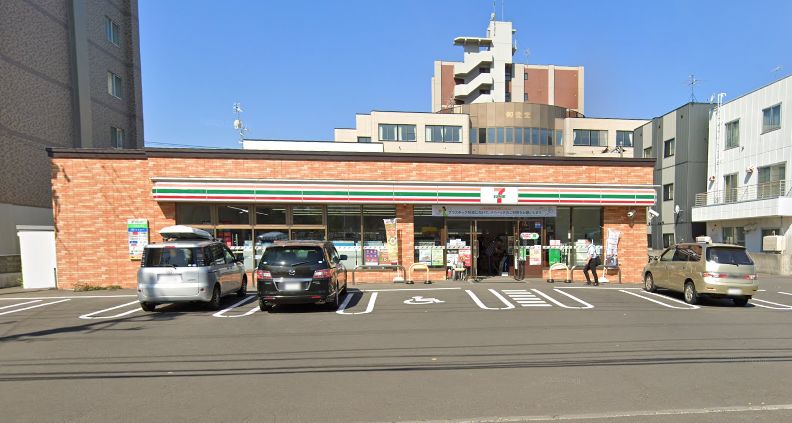 コンビニ　セブンイレブン札幌北21条東15丁目店（コンビニ）まで175m