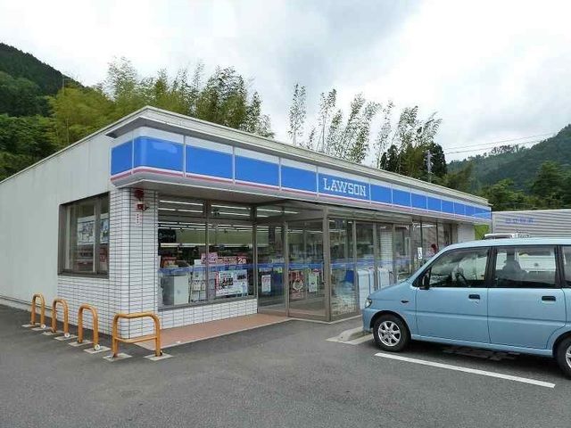 コンビニ　ローソン智頭店（コンビニ）まで1500m